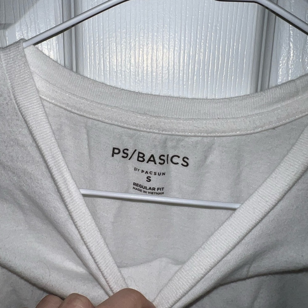 PacSun T-Shirt - Picture 2 of 3